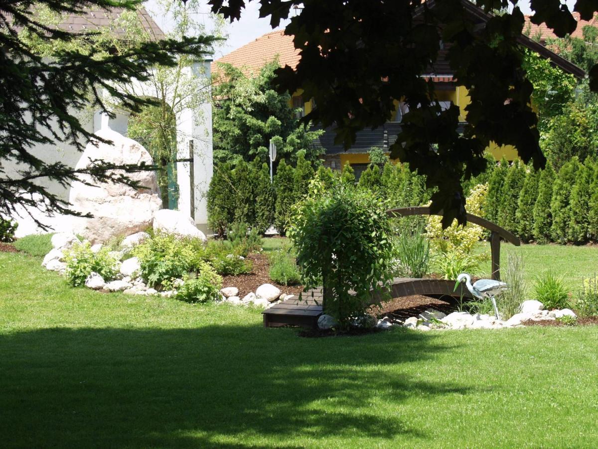 Hotel Tirolerhof Sankt Georgen im Attergau Esterno foto