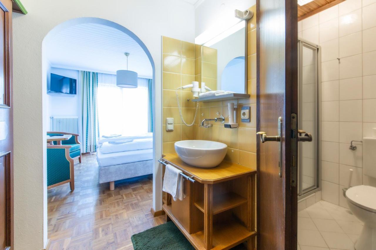 Hotel Tirolerhof Sankt Georgen im Attergau Esterno foto
