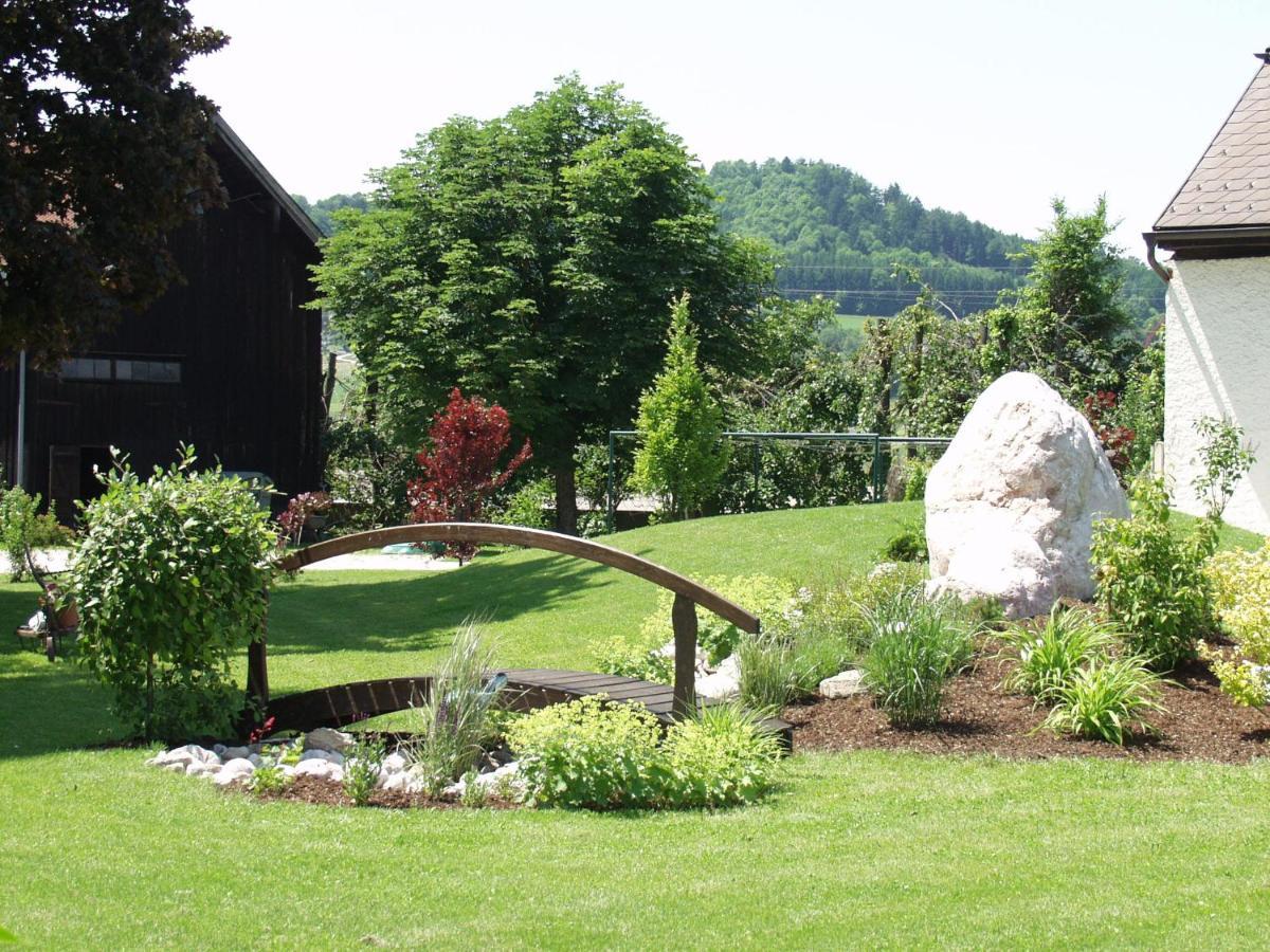 Hotel Tirolerhof Sankt Georgen im Attergau Esterno foto
